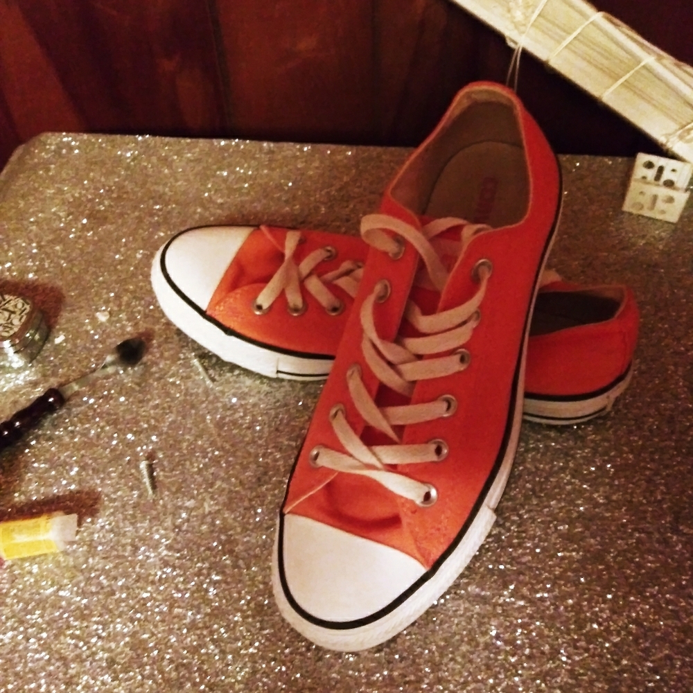 New Women's Converse